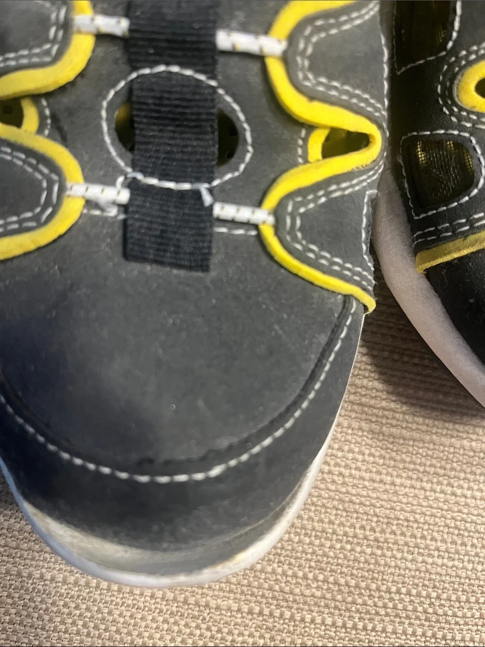 #86. Men's Grey and Yellow Boat Shoes Slip-On Casual Sneakers jet ski size 8